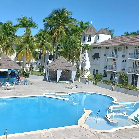 Beach One Bedroom 2